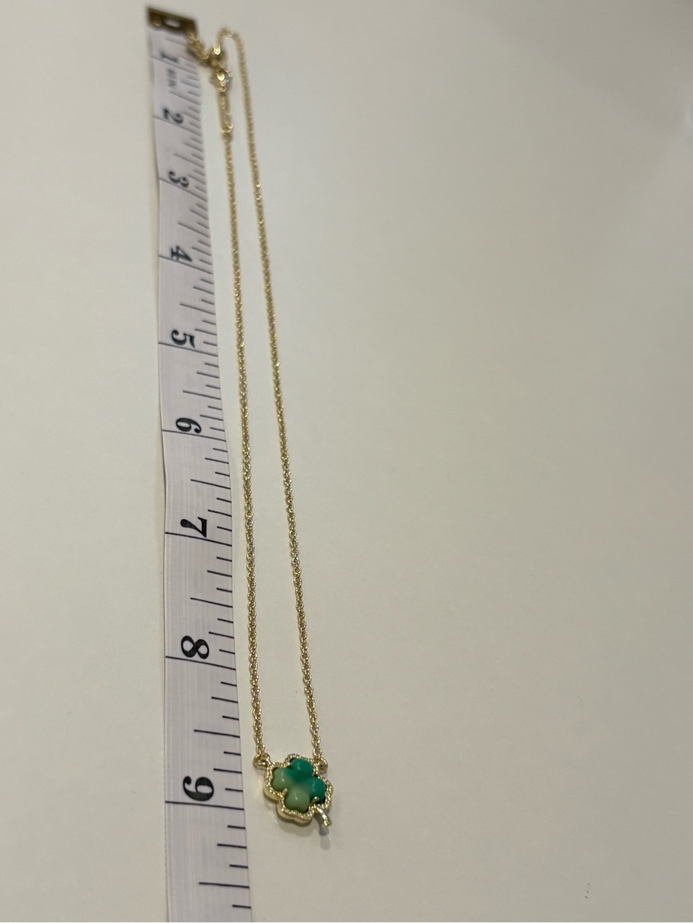 Kendra Scott Gold Necklace with Green Four-Leaf Clover Pendant - Picture 5 of 6